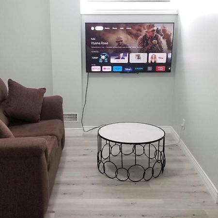 2 Bedroom Luxury Apartment Guelph Eksteriør bilde